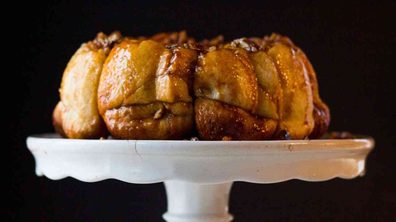 Classic Rhodes Monkey Bread – Sticky Sweet Pull-Apart Bread - Bread